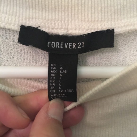 Women’s Forever 21 cropped sweatshirt - Picture 2 of 3